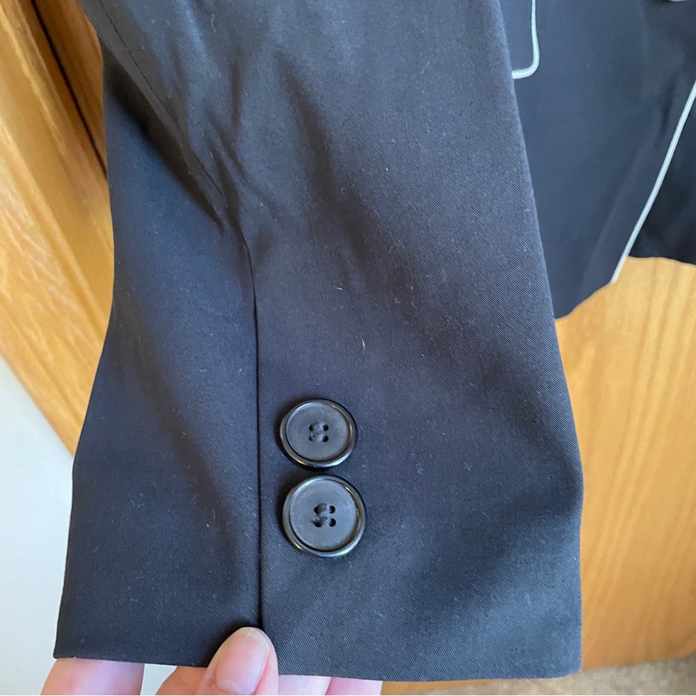 Apostrophe 2-piece Business Suit, Black & ivory, size 18W & 20W tall - Picture 5 of 14